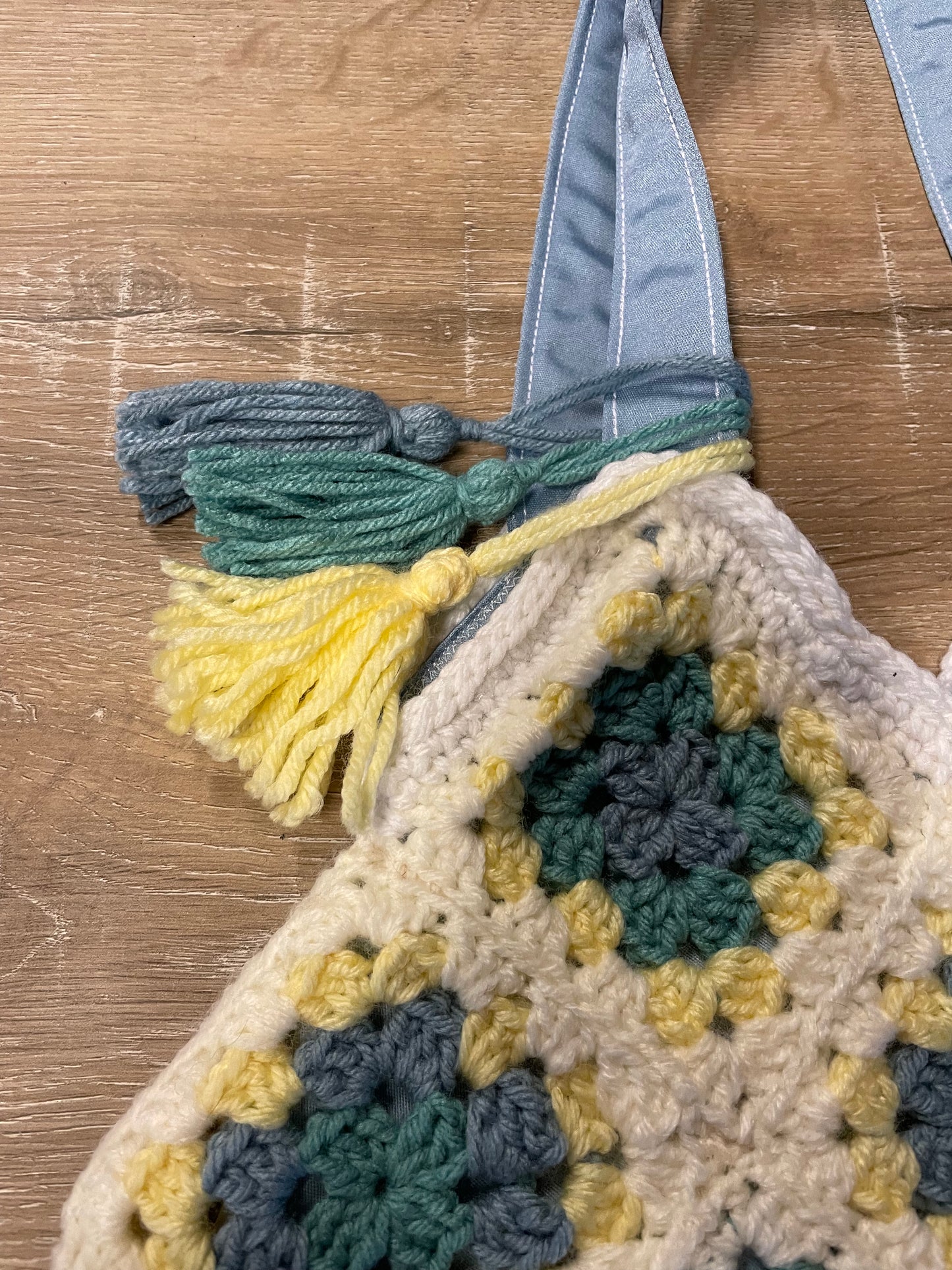 Eco-Friendly and Upcycled Spring Pastel Crochet Granny Square Purse: A Vintage Style Market bag with a stylish and sustainable design