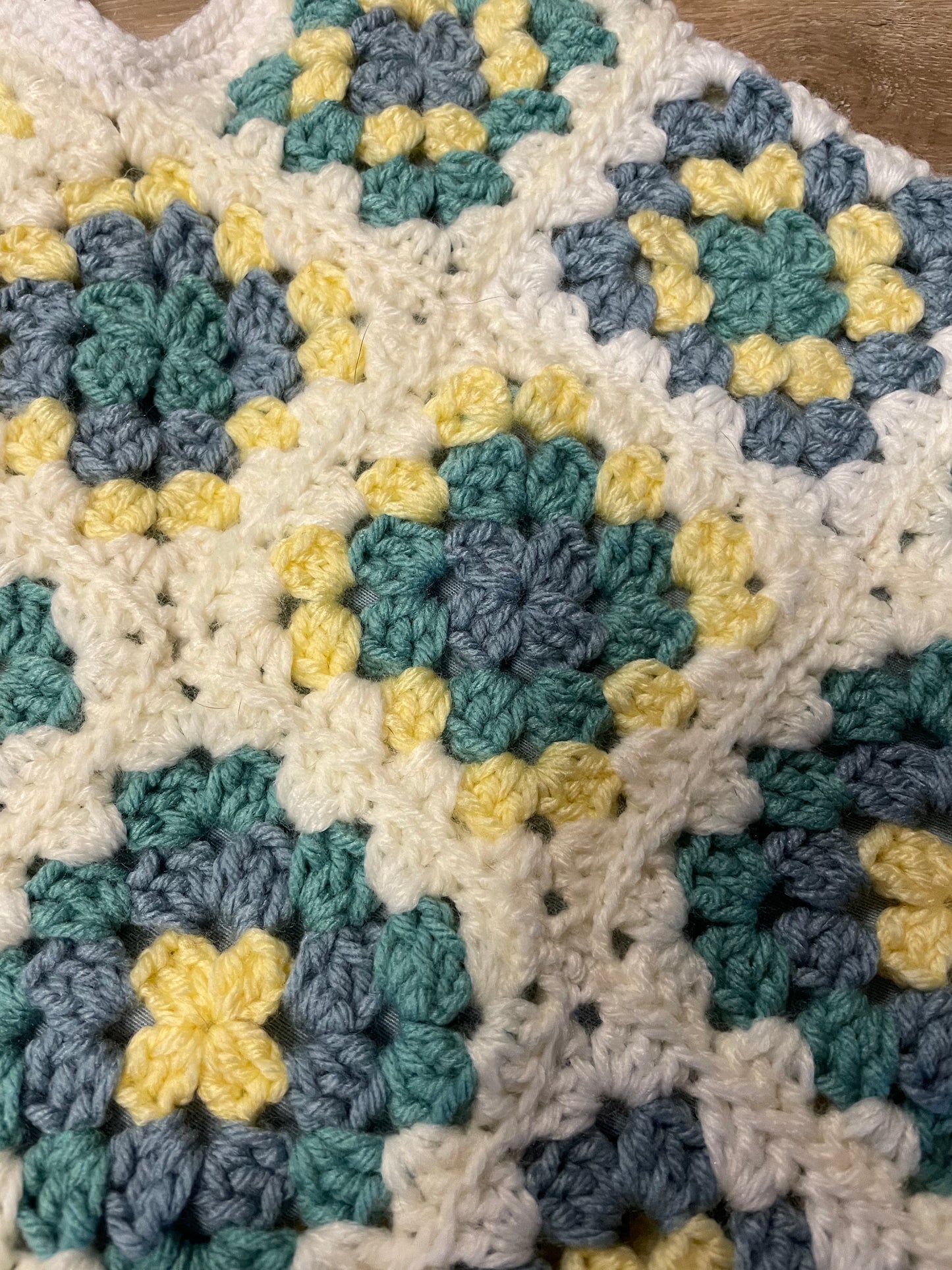 Eco-Friendly and Upcycled Spring Pastel Crochet Granny Square Purse: A Vintage Style Market bag with a stylish and sustainable design