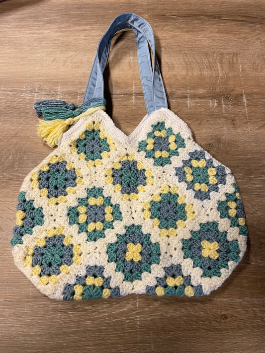Eco-Friendly and Upcycled Spring Pastel Crochet Granny Square Purse: A Vintage Style Market bag with a stylish and sustainable design